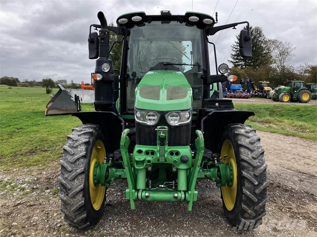 John Deere 6120M Trattori
