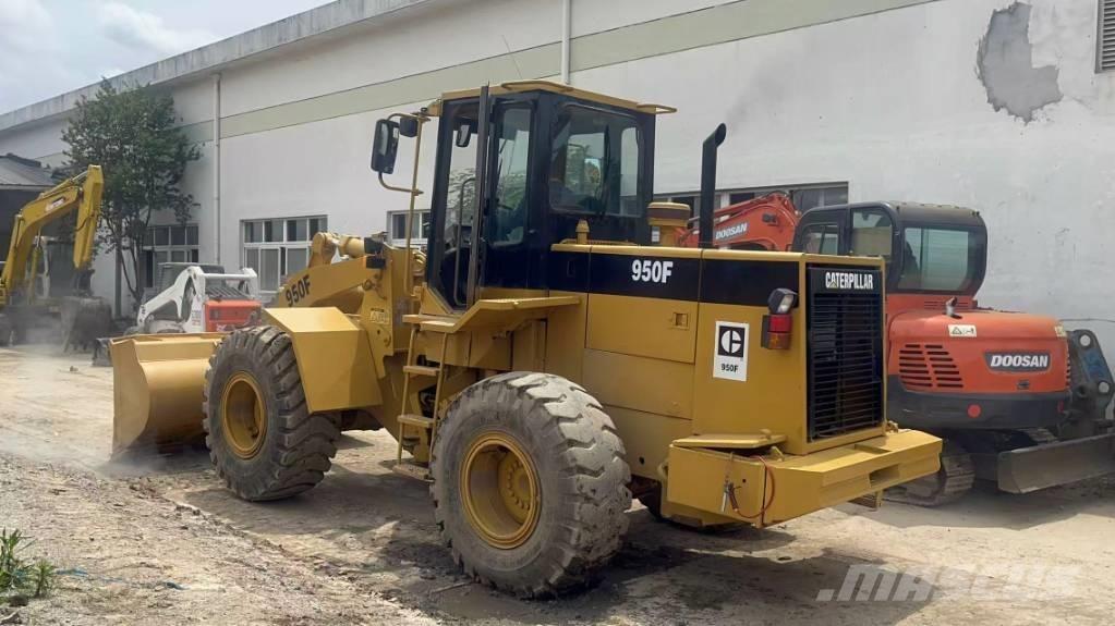 CAT 950 F Pale gommate