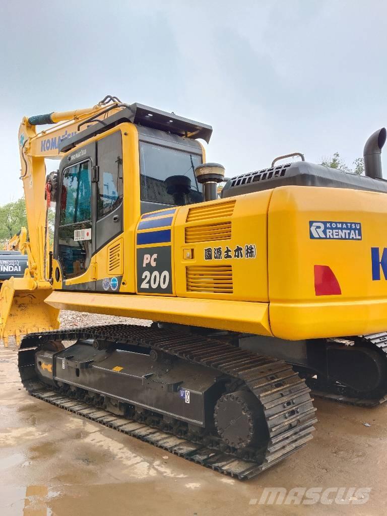 Komatsu PC200-8 Escavatori cingolati