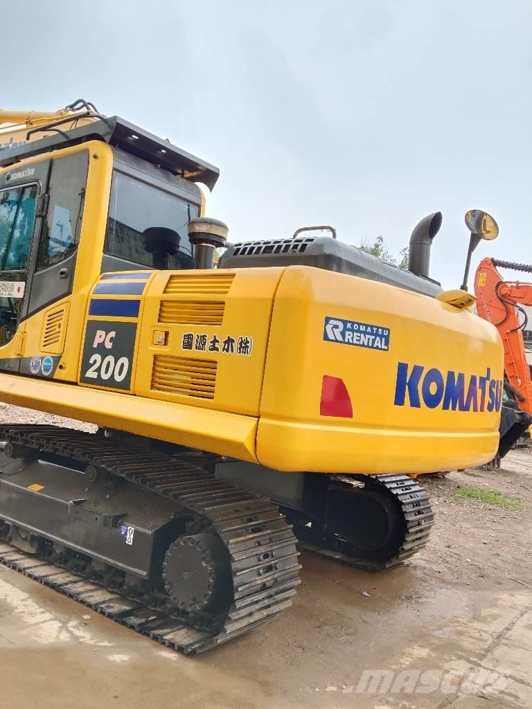 Komatsu PC200-8 Escavatori cingolati