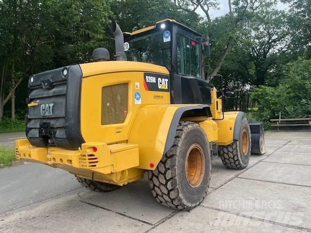 CAT 926 M Pale gommate