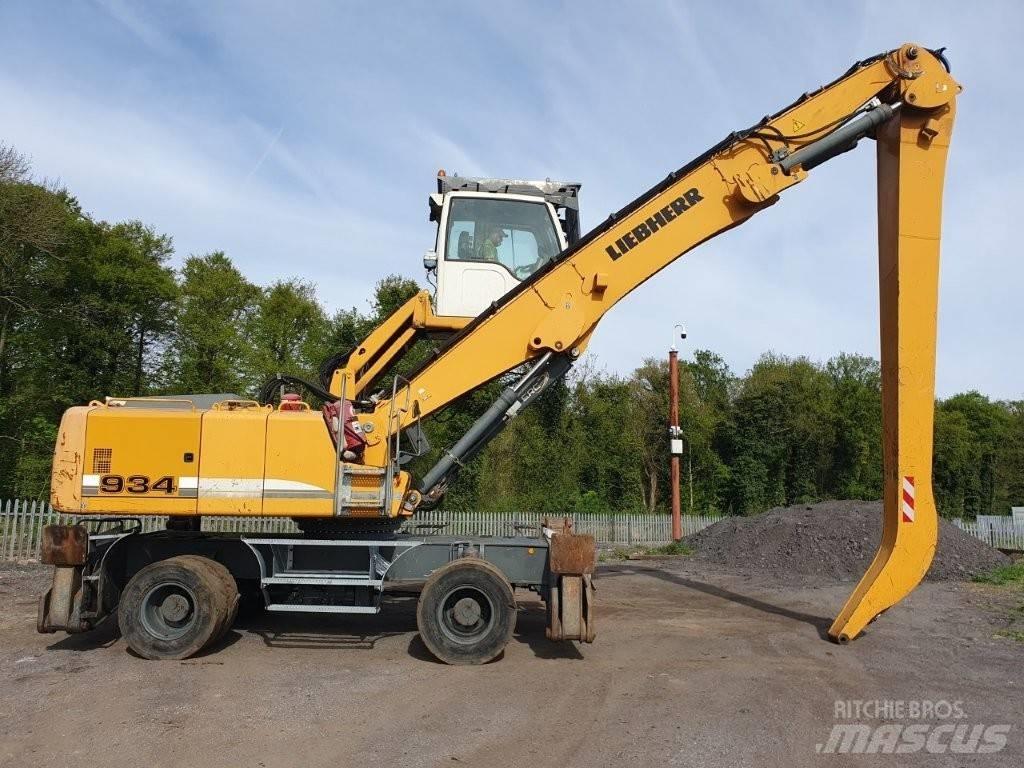 Liebherr A 934 C Movimentazione rifiuti