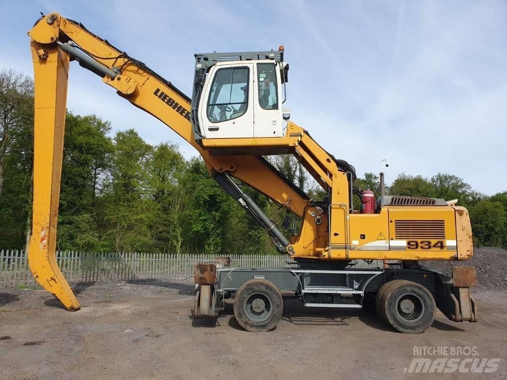Liebherr A 934 C Movimentazione rifiuti