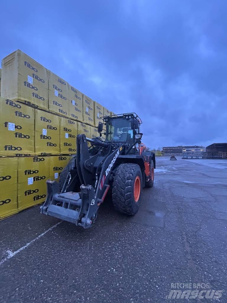 Doosan DL 280-7 Pale gommate