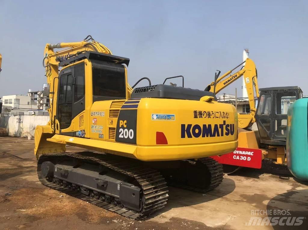 Komatsu PC200-8 Escavatori cingolati