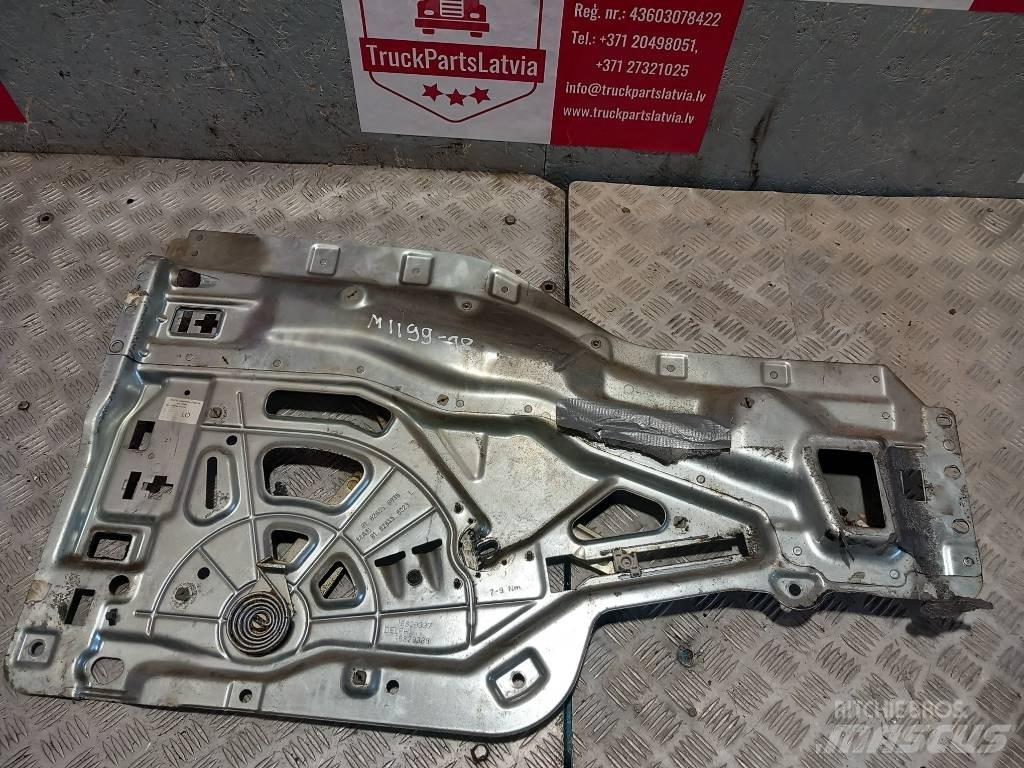 MAN TGM  81626456035 Cabine e interni