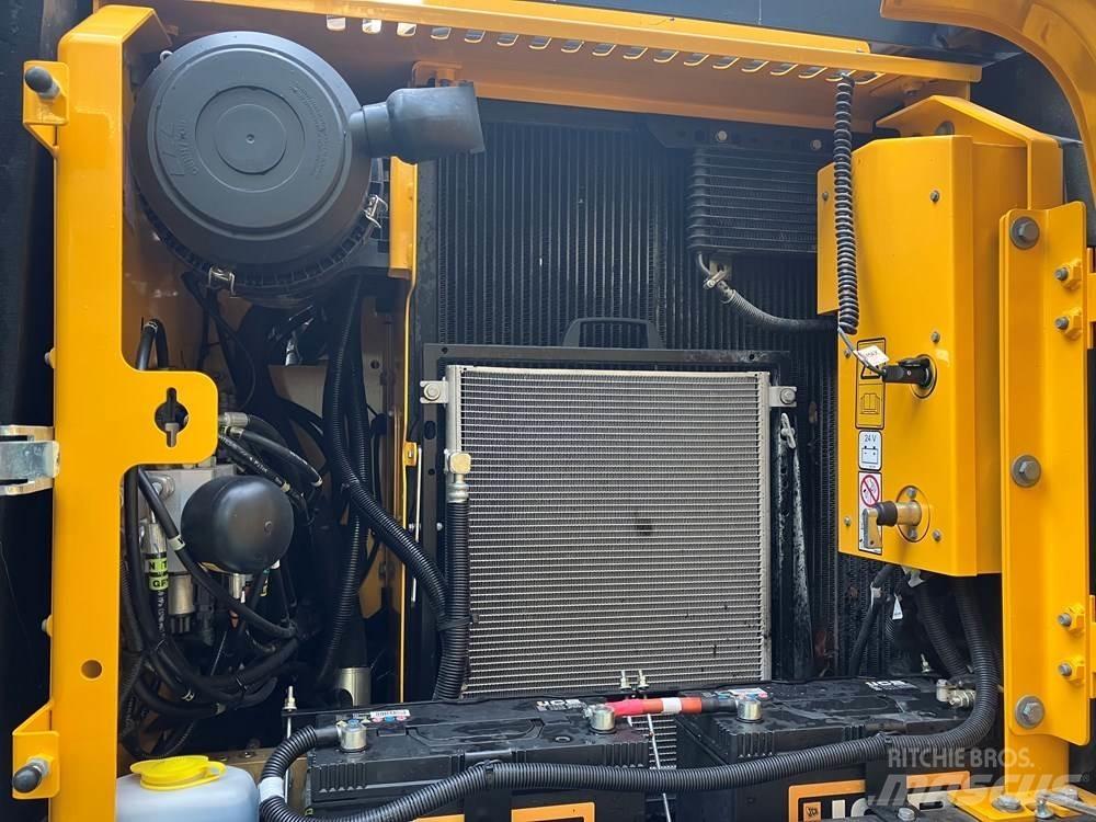 JCB JS145W Escavatori gommati