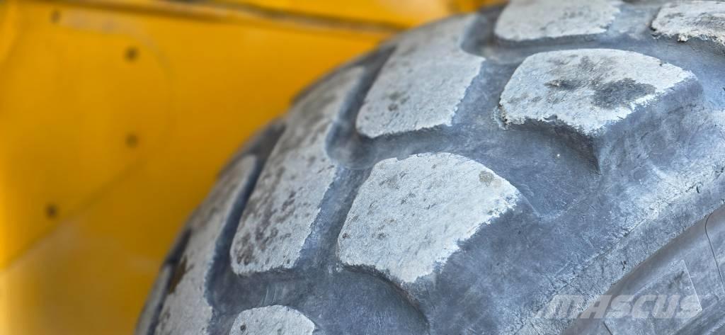 Volvo L 220 G Pale gommate