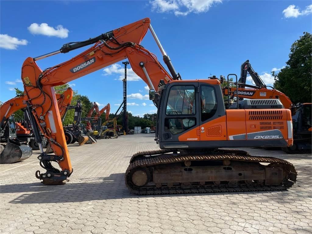 Doosan DX235LC-5 Escavatori cingolati