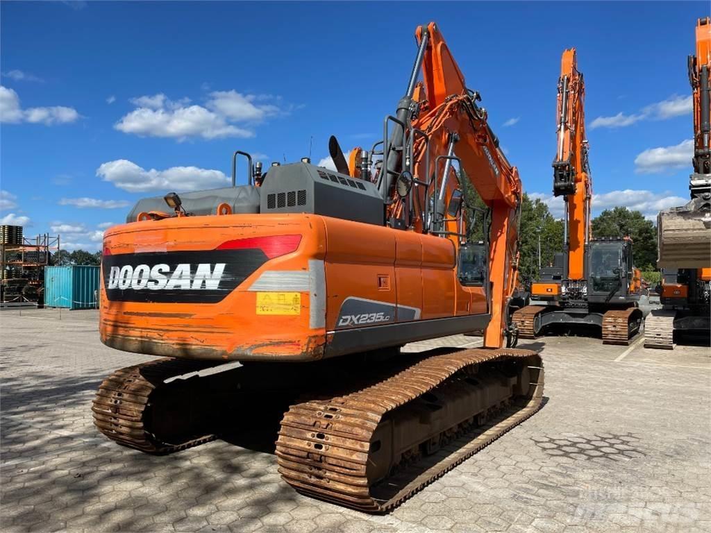 Doosan DX235LC-5 Escavatori cingolati