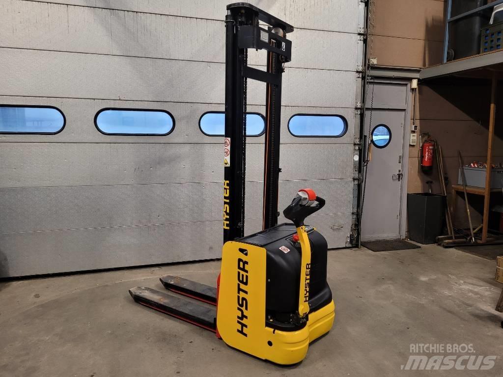 Hyster S 1.6 Transpallet uomo a terra