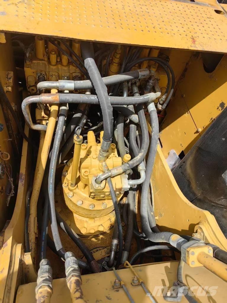 CAT 323 D Escavatori cingolati