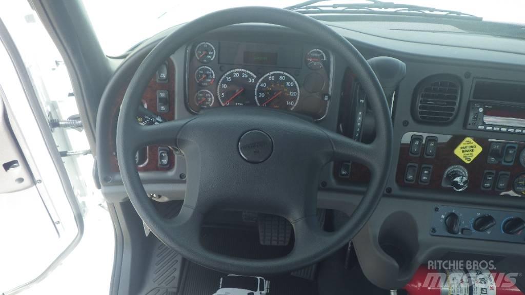 Freightliner M2106 Autocabinati