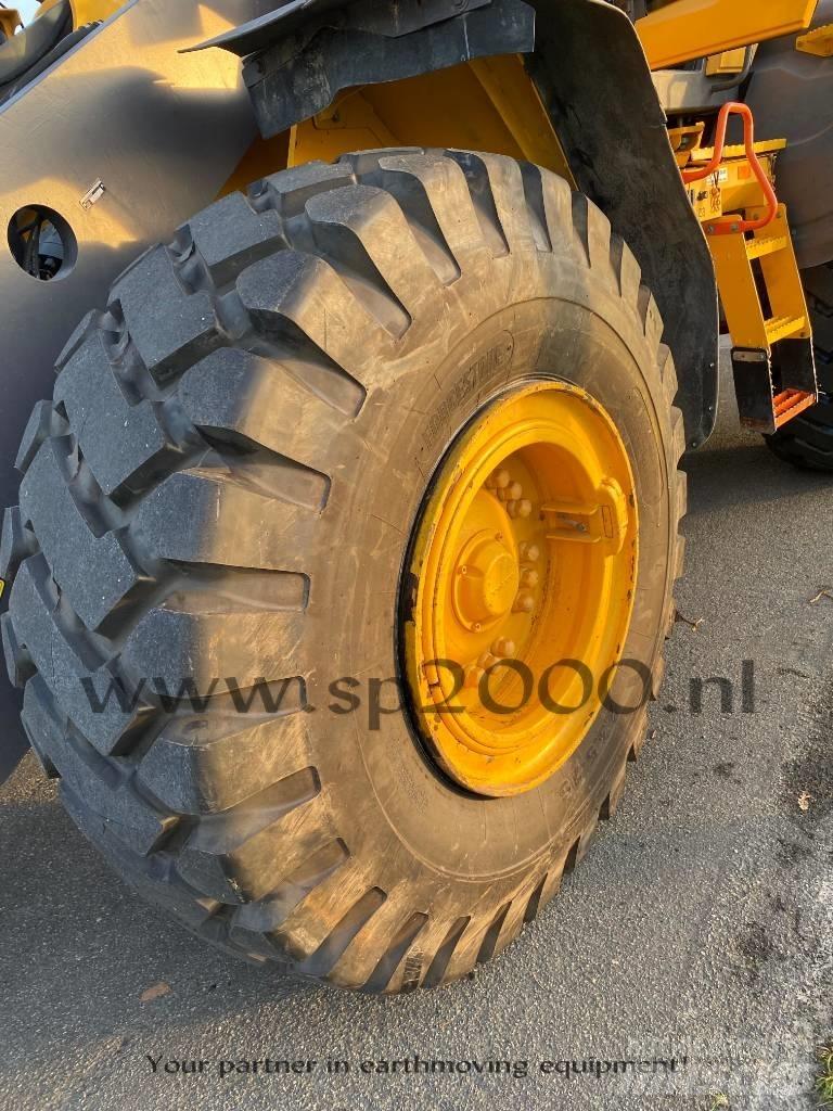 Volvo L 120 H Pale gommate