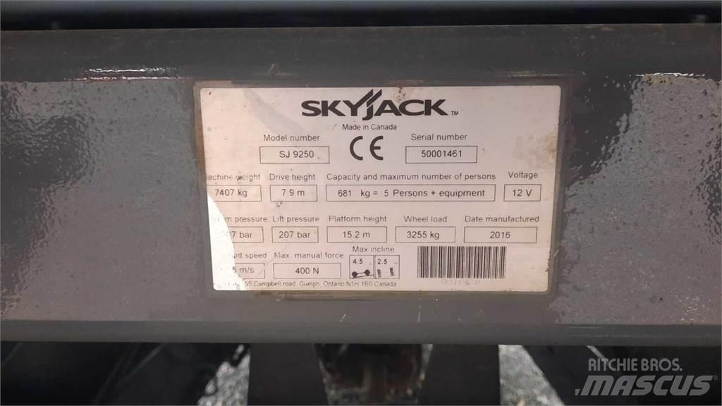 SkyJack 9250RT Piattaforme a pantografo