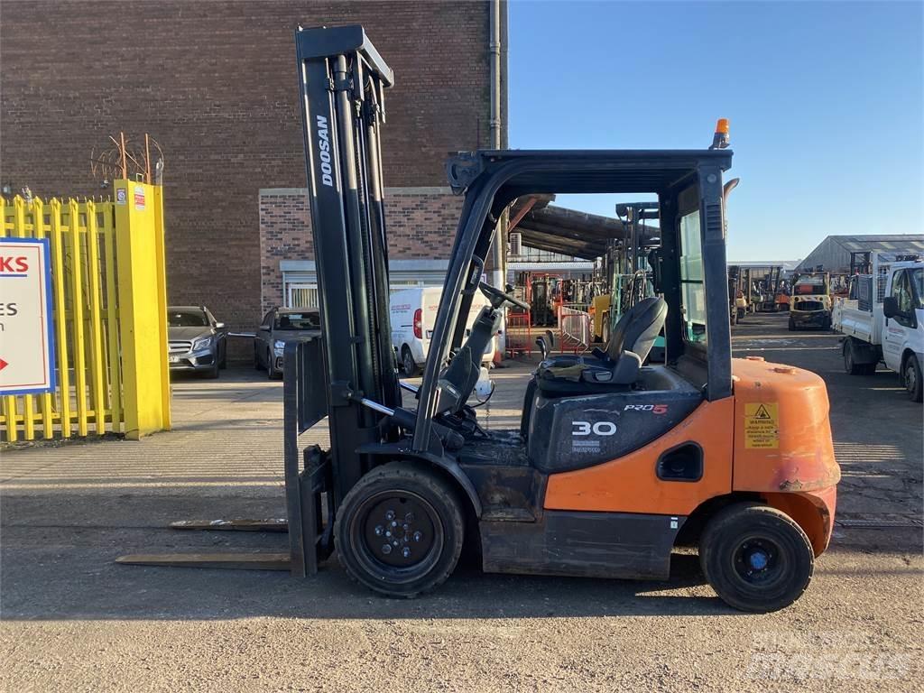 Doosan D30S-5 Carrelli elevatori diesel