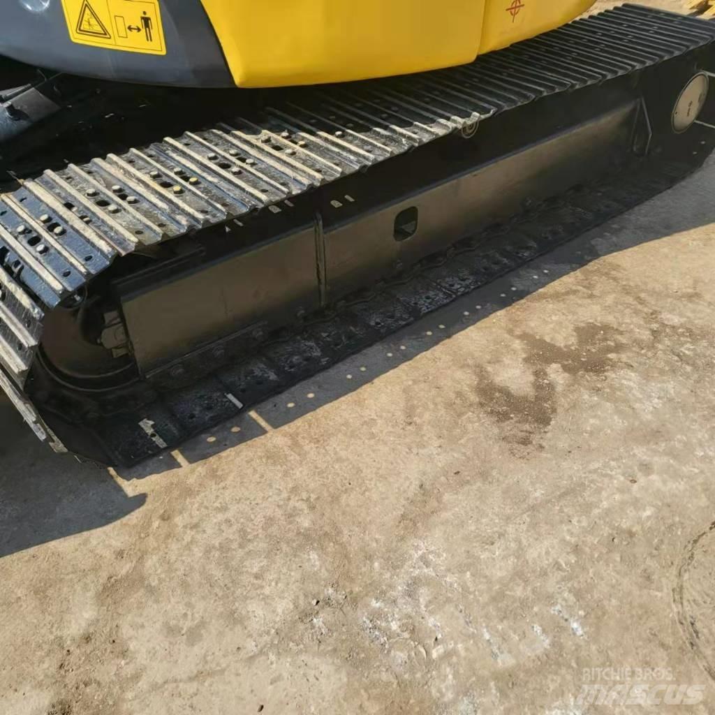 Komatsu PC50 Escavatori cingolati
