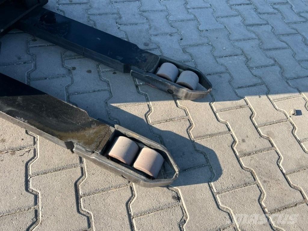 Toyota SPE 140 Transpallet uomo a terra