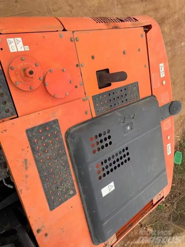 Hitachi ZX 200 Escavatori cingolati