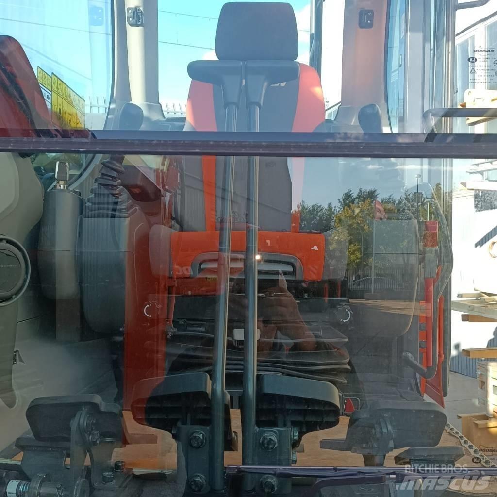 Doosan DX235NLC-5 Escavatori cingolati