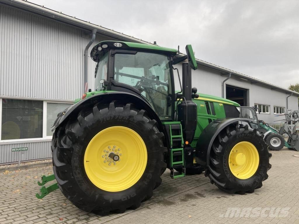 John Deere 6R250 Trattori