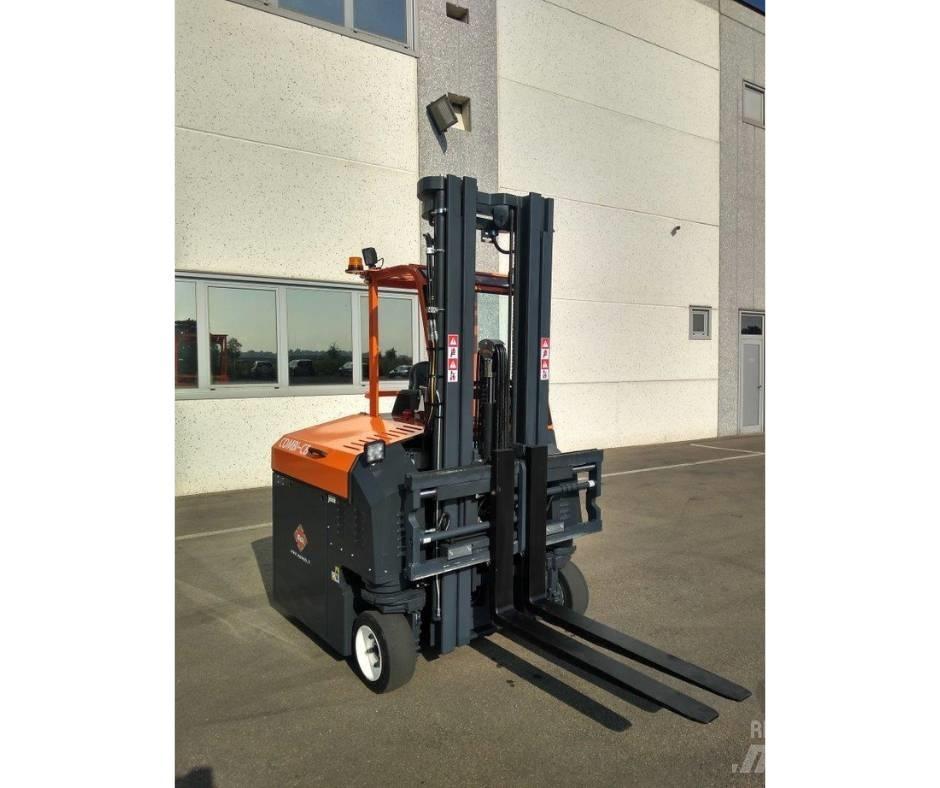 Combilift C3000CBE Elevatore passaggio stretto