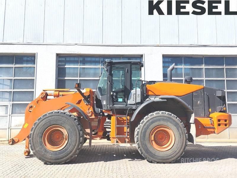 Hitachi ZW 310-6 Pale gommate