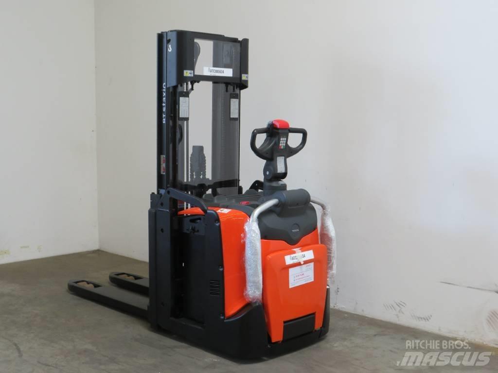 BT SPE 120 L GB Transpallet uomo a terra
