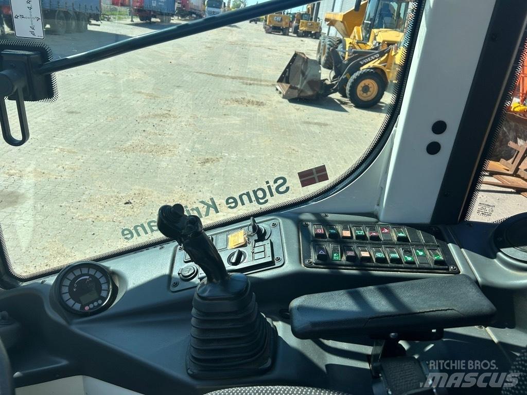Liebherr L 506 Pale gommate