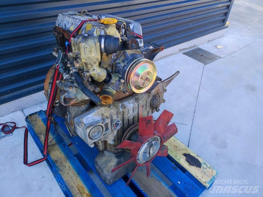 Nissan B440 Motori