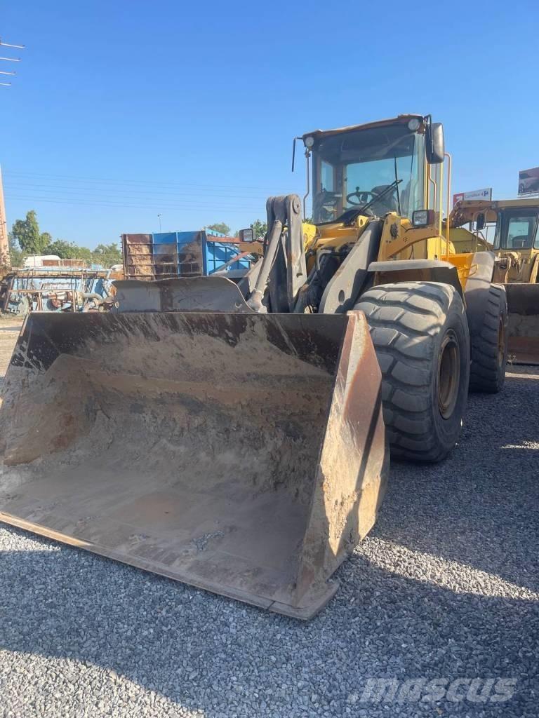Volvo L 120 E Pale gommate