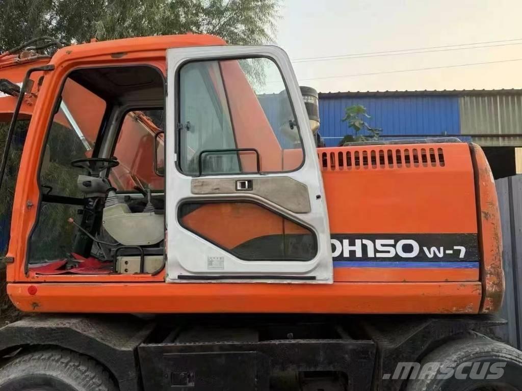 Doosan DH150W Escavatori gommati
