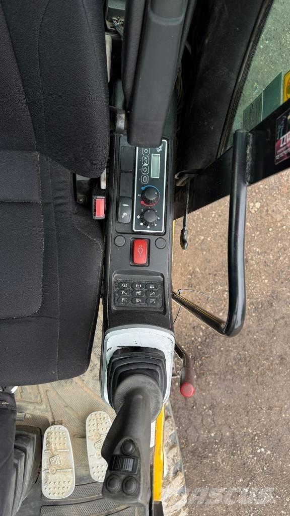 JCB JS175 Escavatori gommati