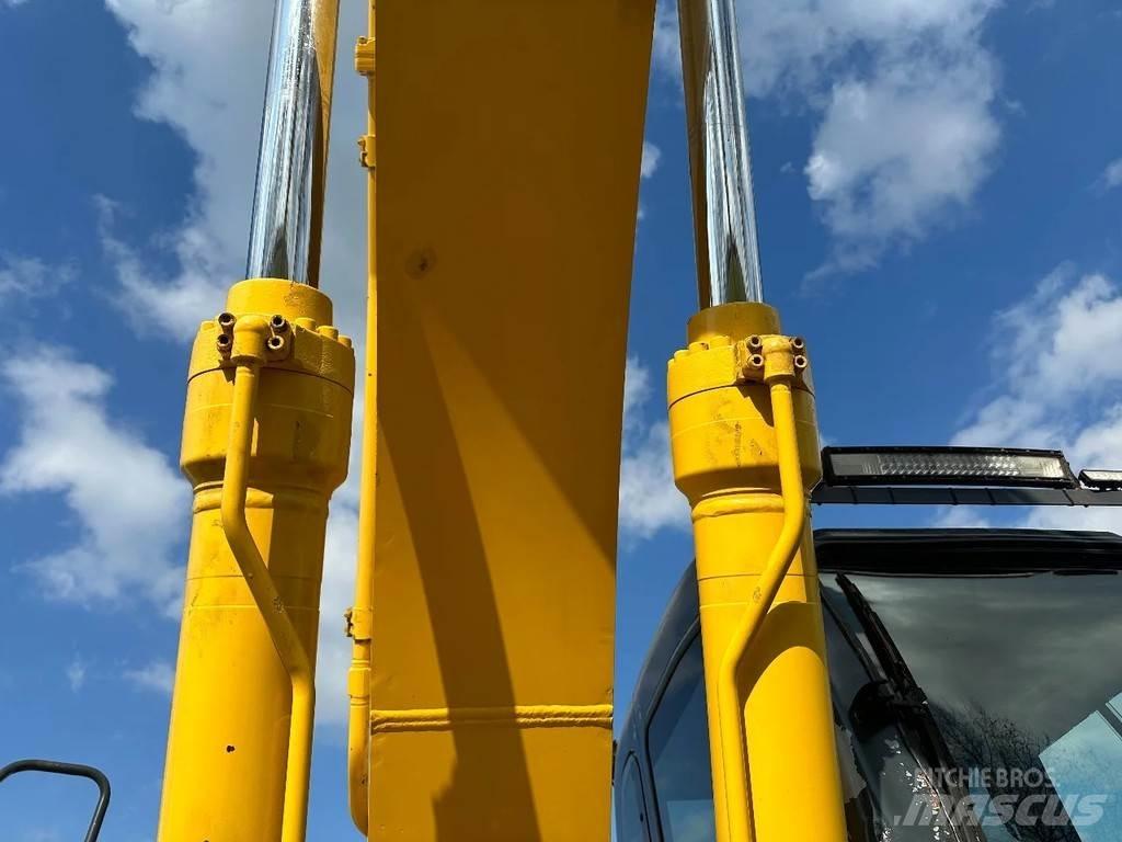New Holland E215 Escavatori cingolati