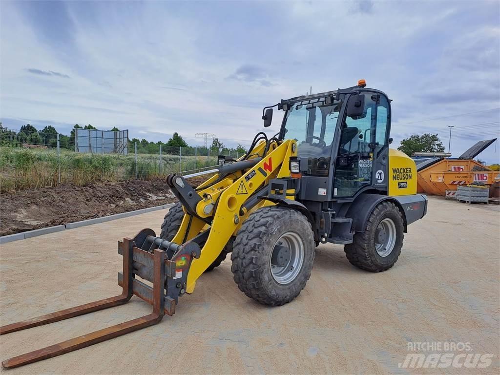 Wacker Neuson WL60 Pale gommate