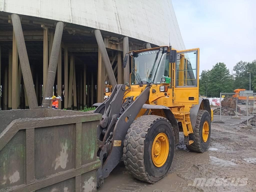 Volvo Radlader L90E Pale gommate