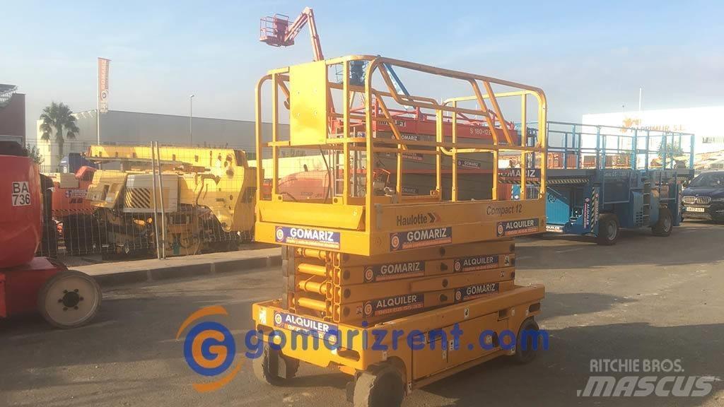 Haulotte Compact 12 Piattaforme a pantografo