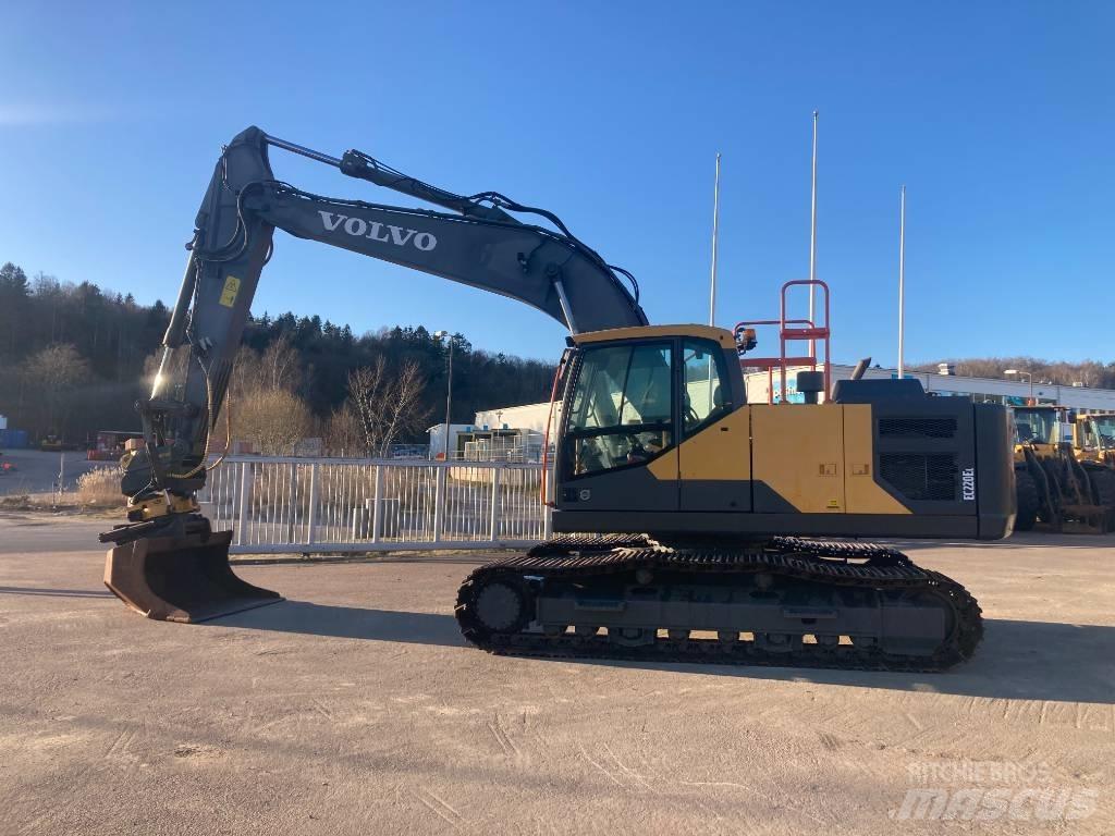 Volvo EC 220 E Escavatori cingolati