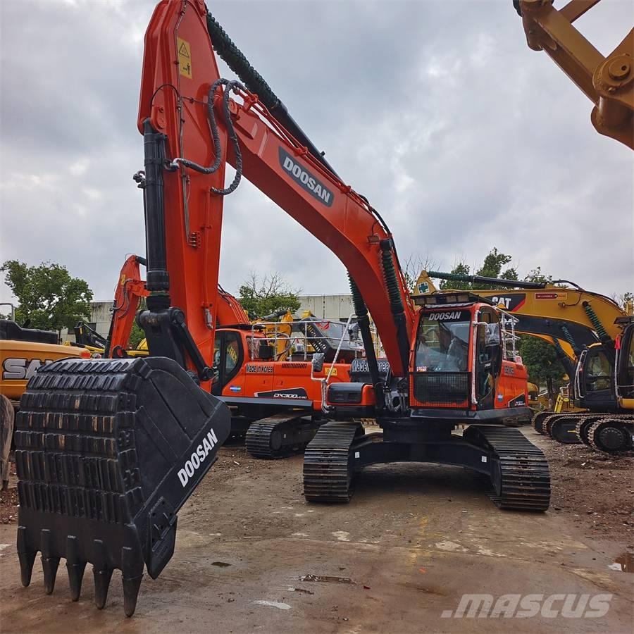 Doosan DX300LC-9C Escavatori cingolati