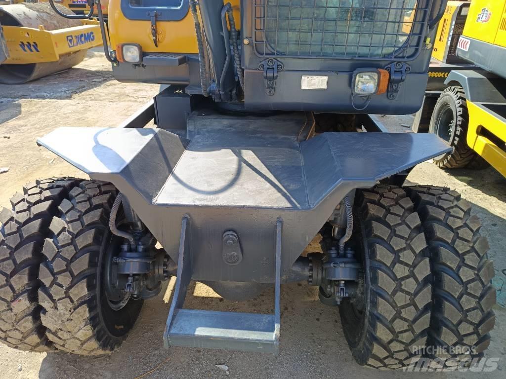 Xinyuan XYB75W-9 Escavatori cingolati