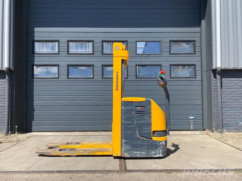 Jungheinrich EJC12 Transpallet uomo a terra