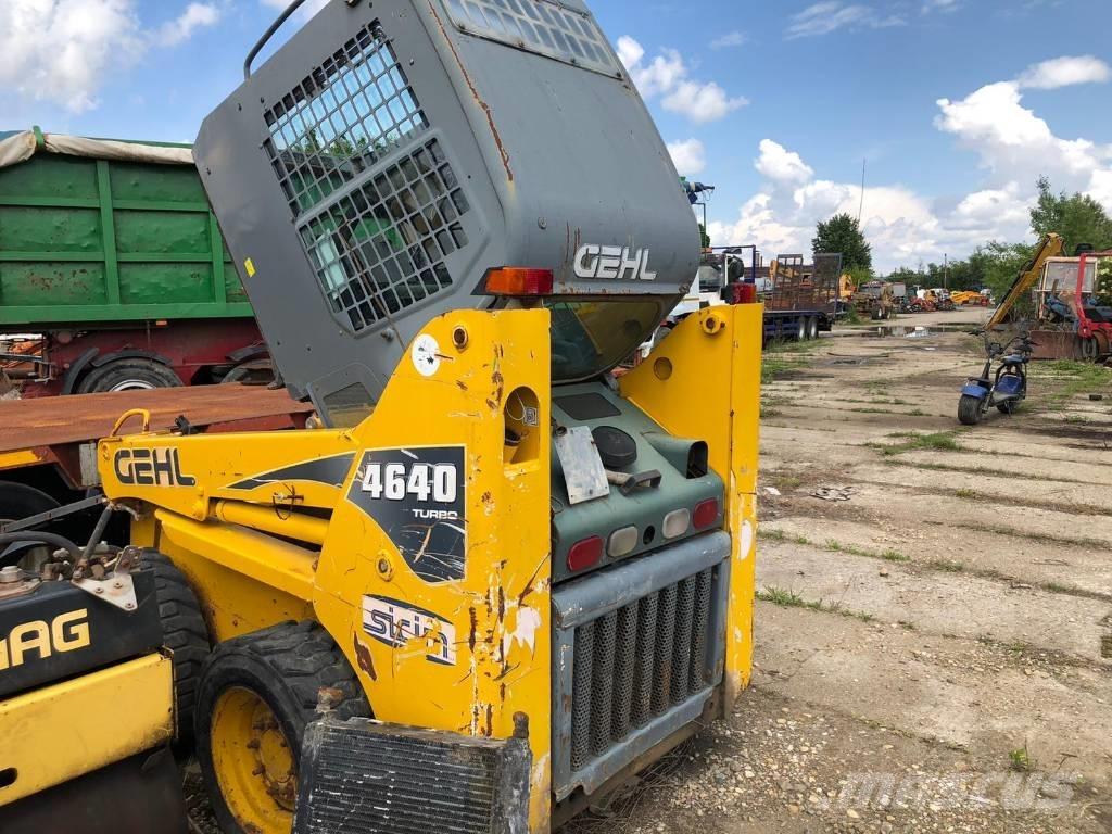 Gehl 4640 FOR PARTS Mini Pale Gommate