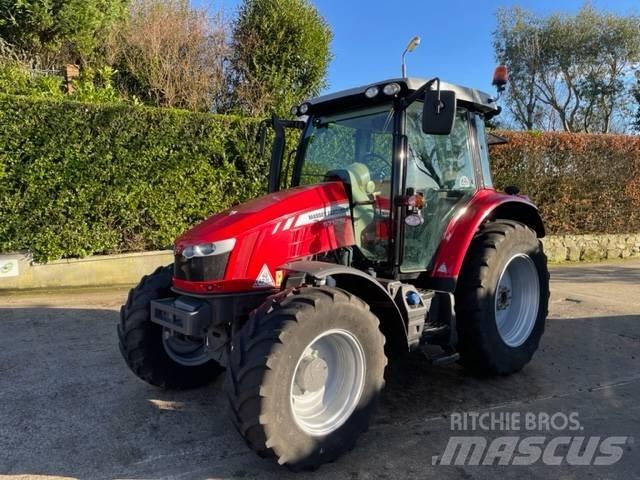 Massey Ferguson 5712 Trattori