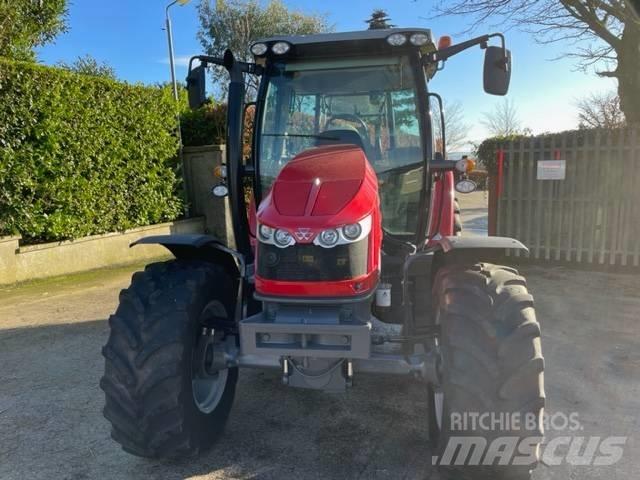 Massey Ferguson 5712 Trattori