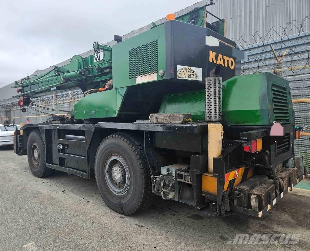 Kato KR 350-3 Gru per terreni difficili