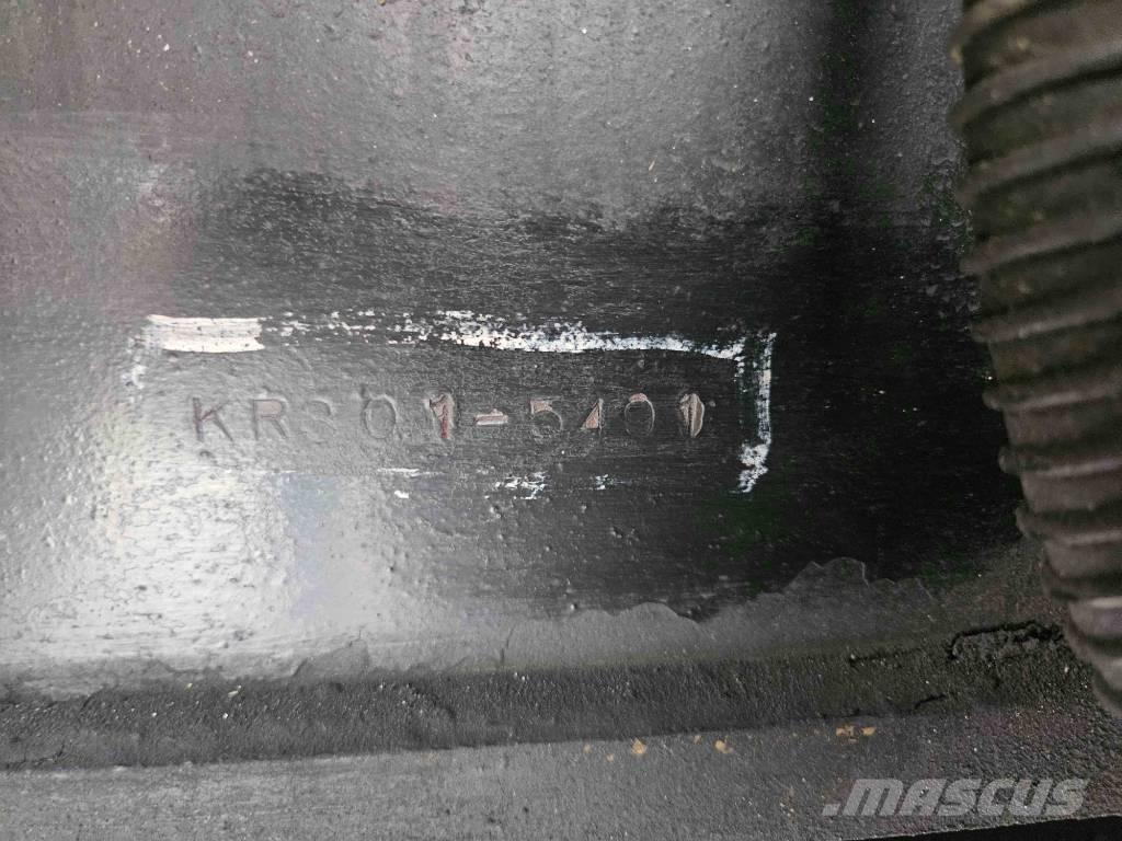 Kato KR 350-3 Gru per terreni difficili