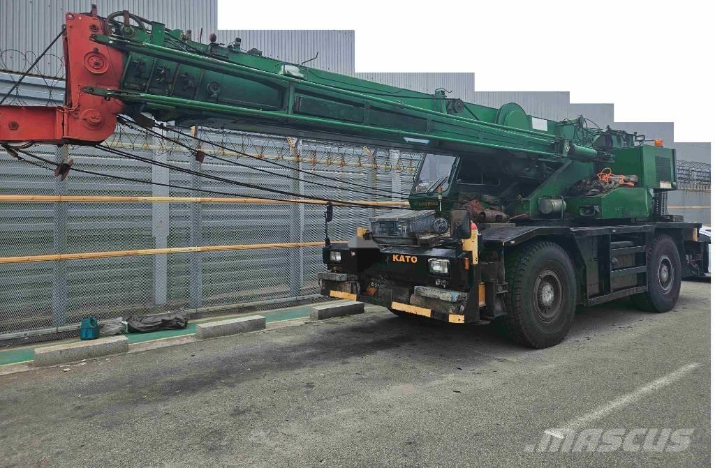 Kato KR 350-3 Gru per terreni difficili