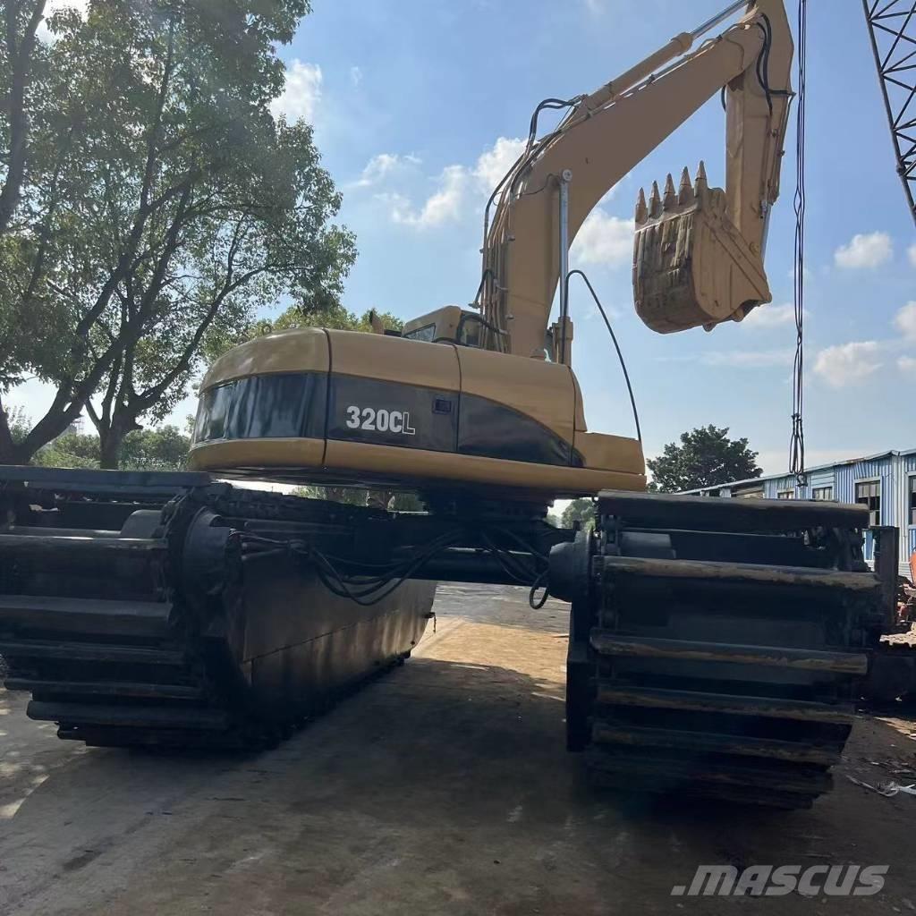 CAT 320 C Escavatori anfibi