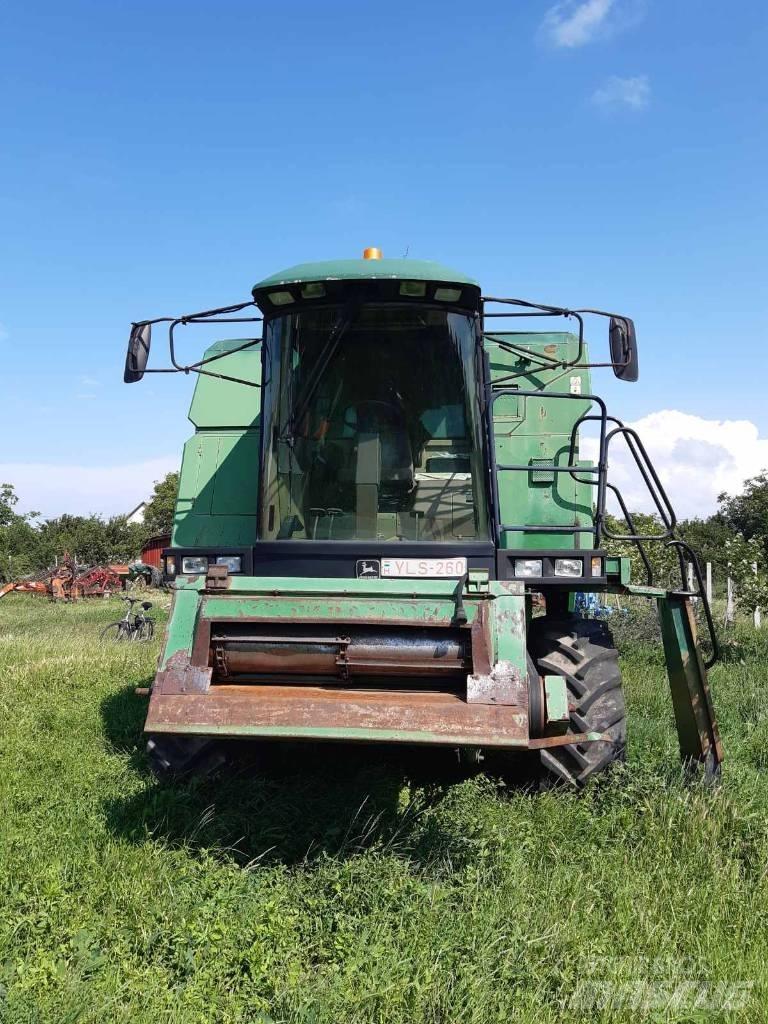 John Deere 2054 Mietitrebbiatrici