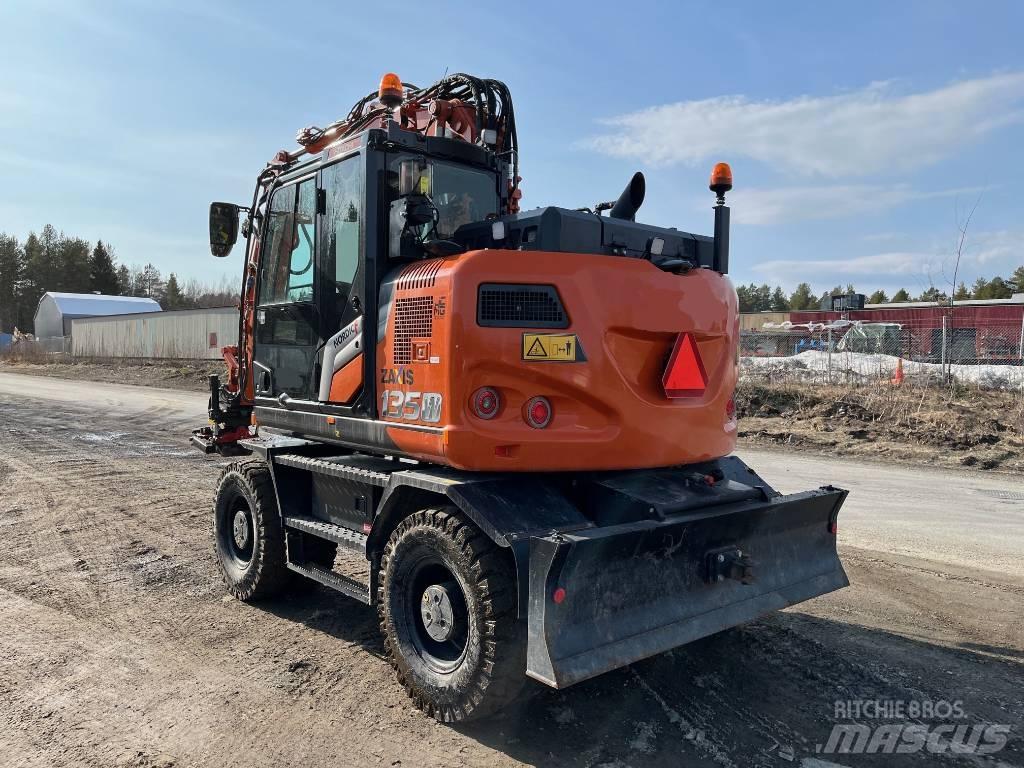 Hitachi ZX135W-7 Escavatori gommati